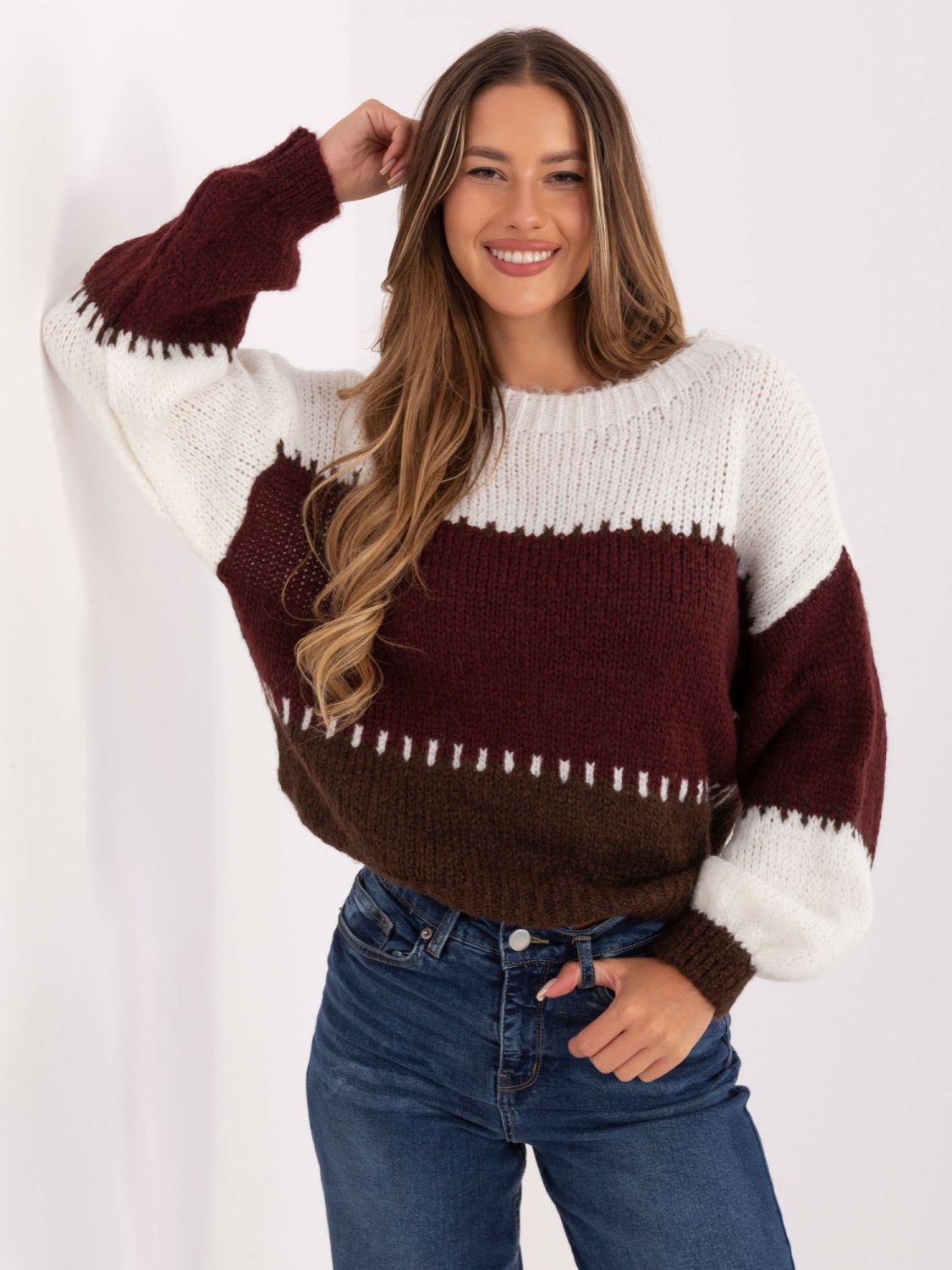 Pulover cu dungi în culoare bordo