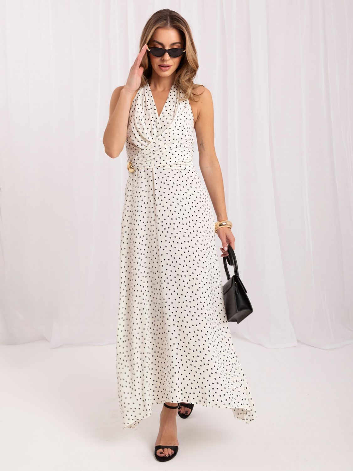 Rochie maxi albă cu buline bleumarin și cordon
