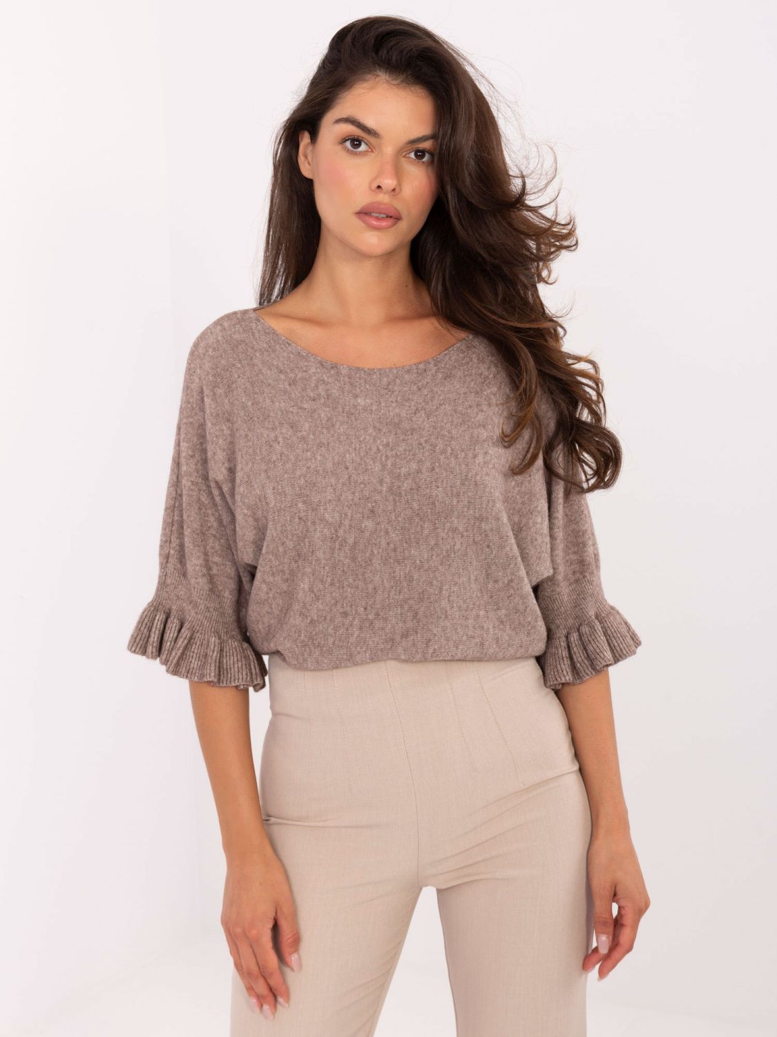 Pulover elegant bej cu mâneci 3/4
