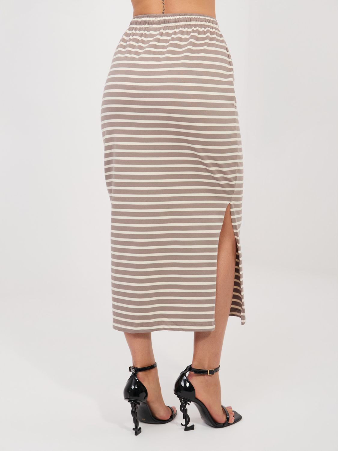 Fustă midi bej cu dungi și buzunare