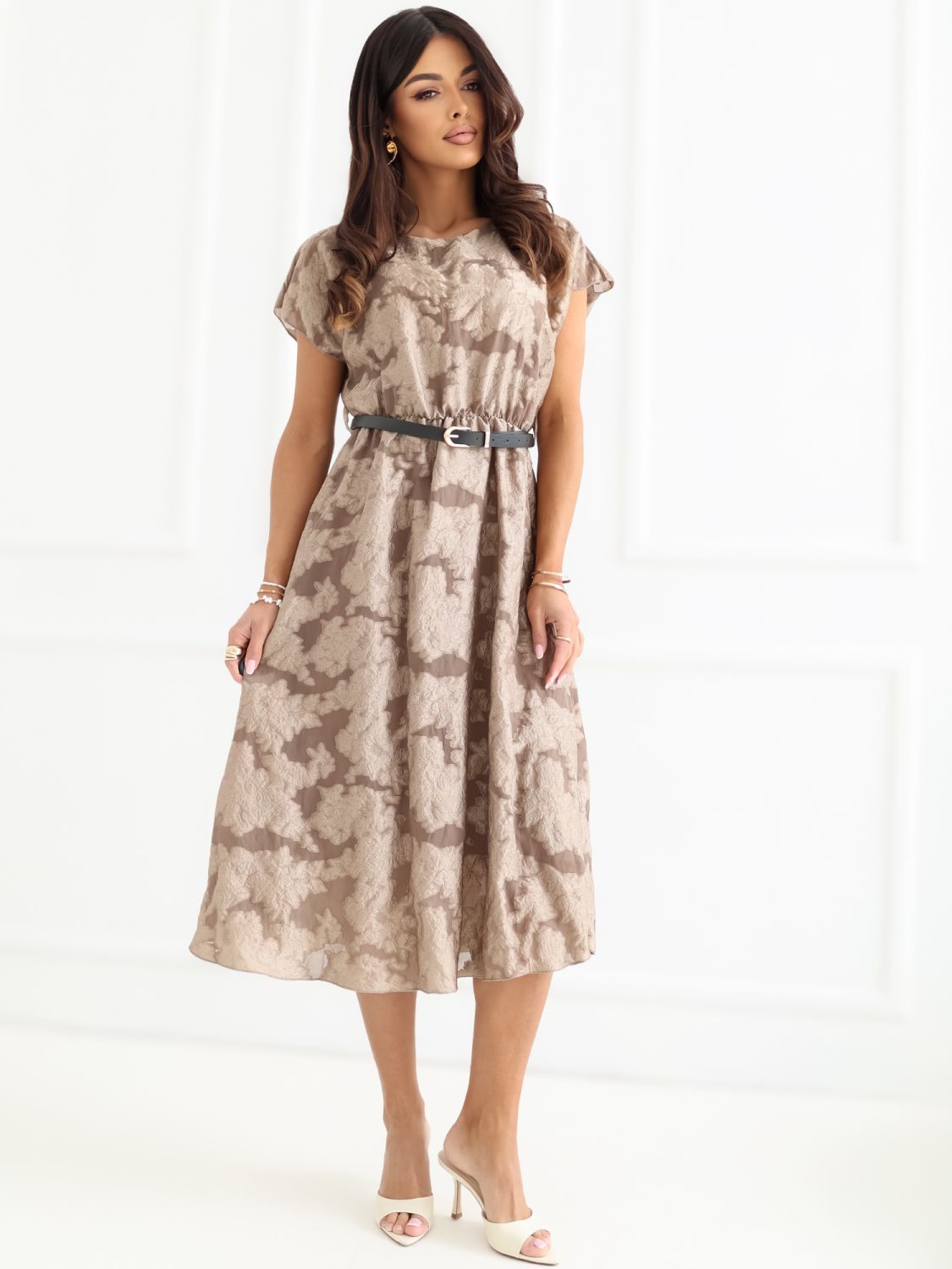 Rochie midi elegantă bej cu curea