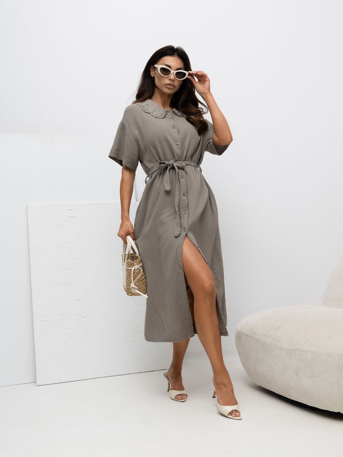 Rochie midi bej evazată cu curea și buzunare