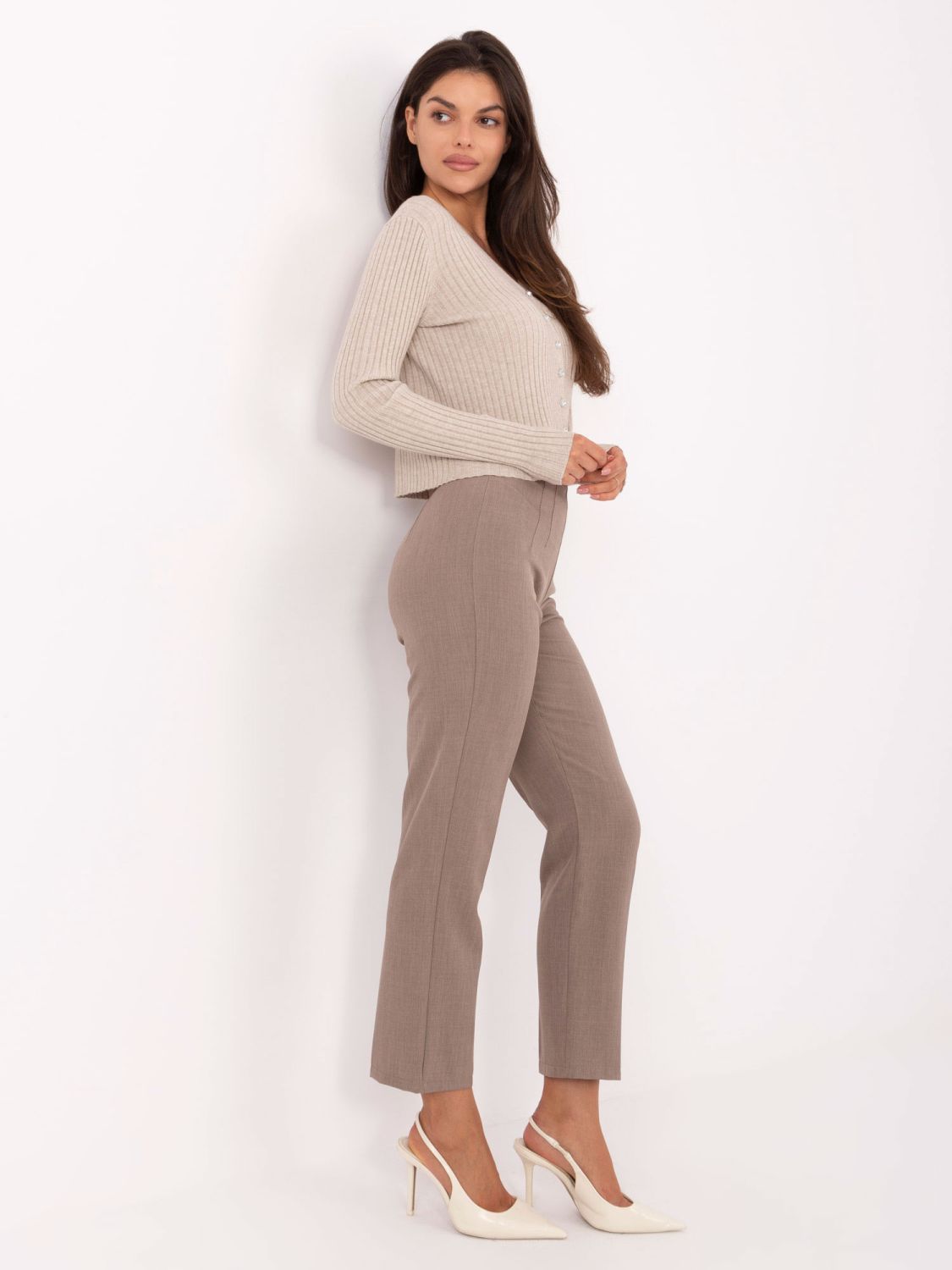 Pantaloni eleganți bej