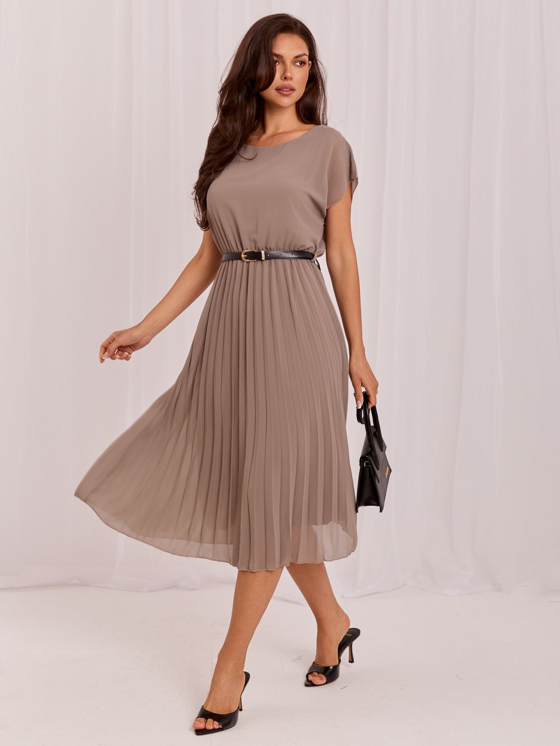 Rochie midi bej plisată cu curea