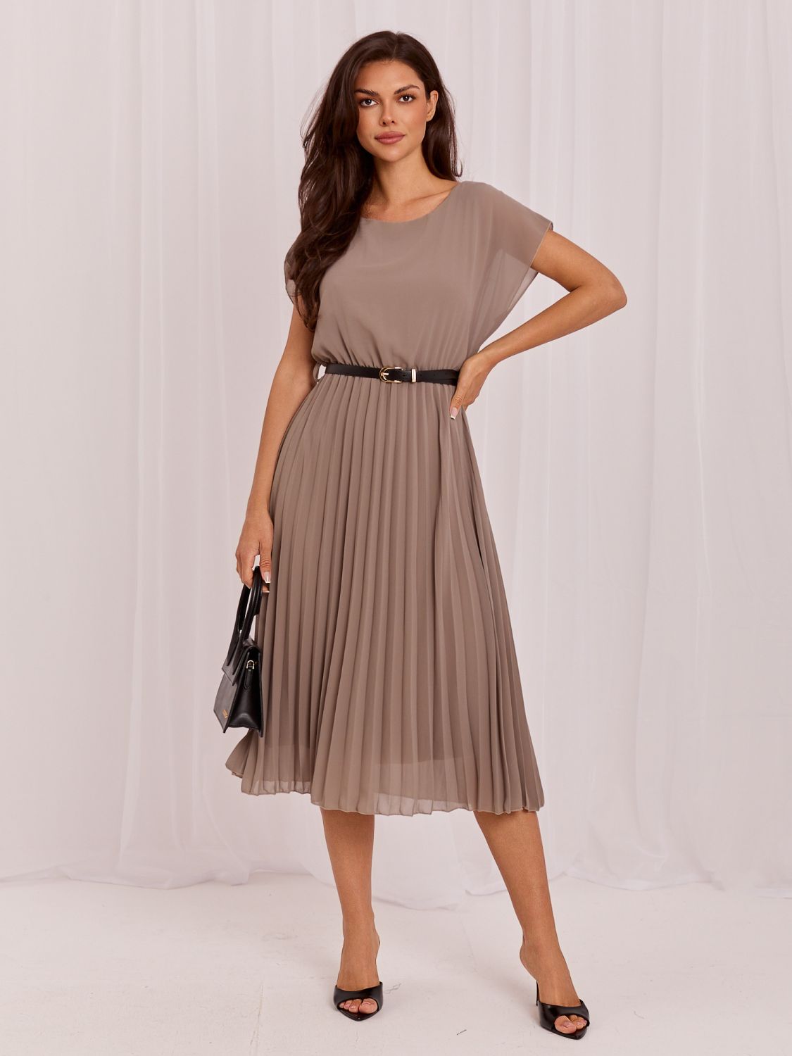 Rochie midi bej plisată cu curea