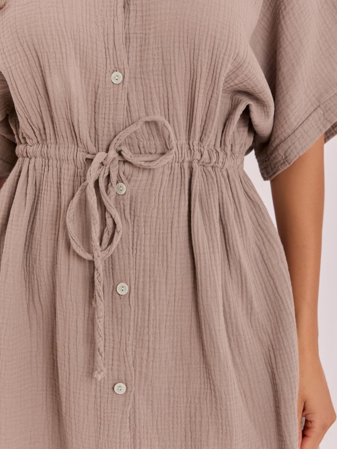 Rochie bej oversize de vară cu guler