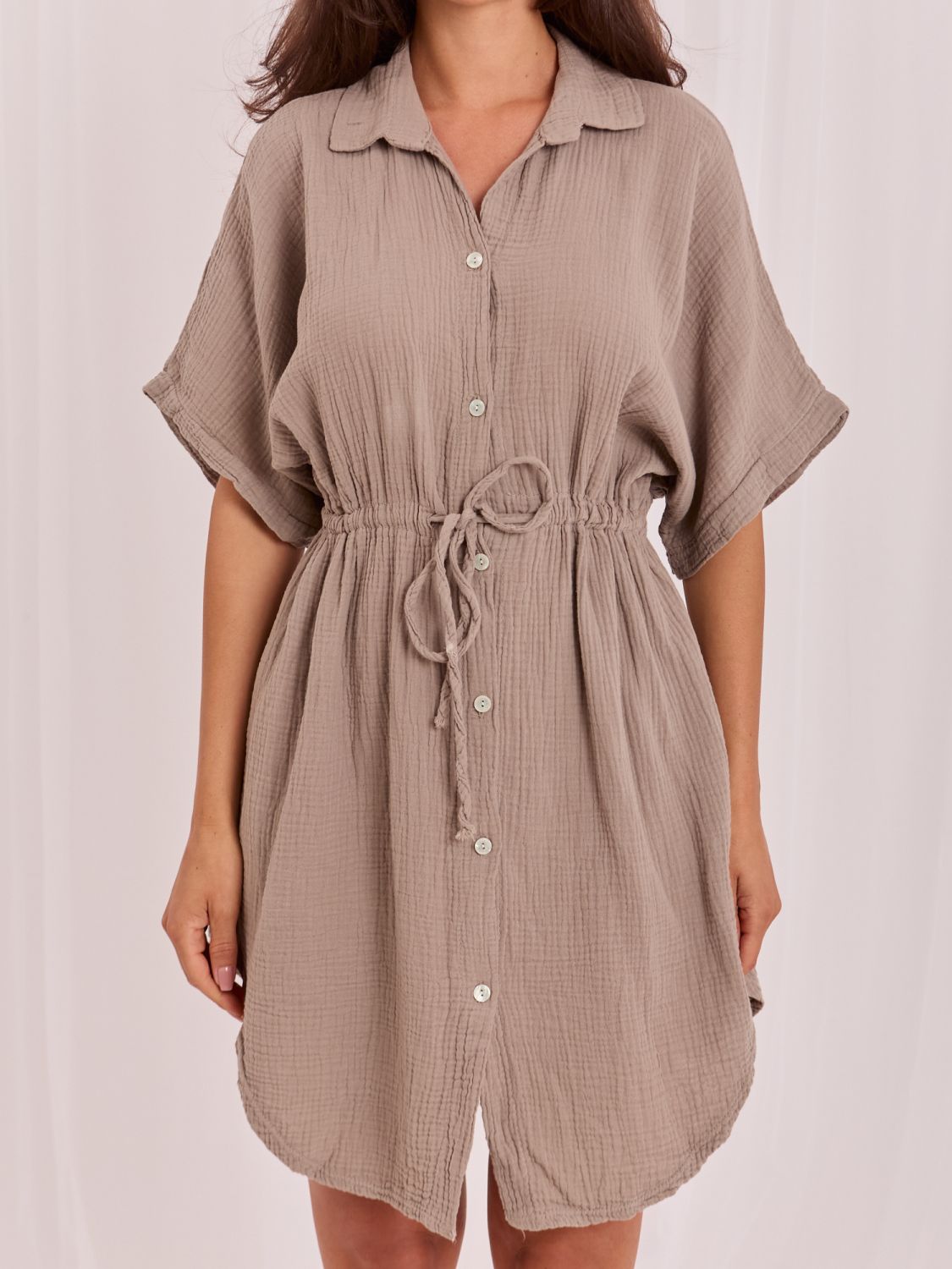 Rochie bej oversize de vară cu guler
