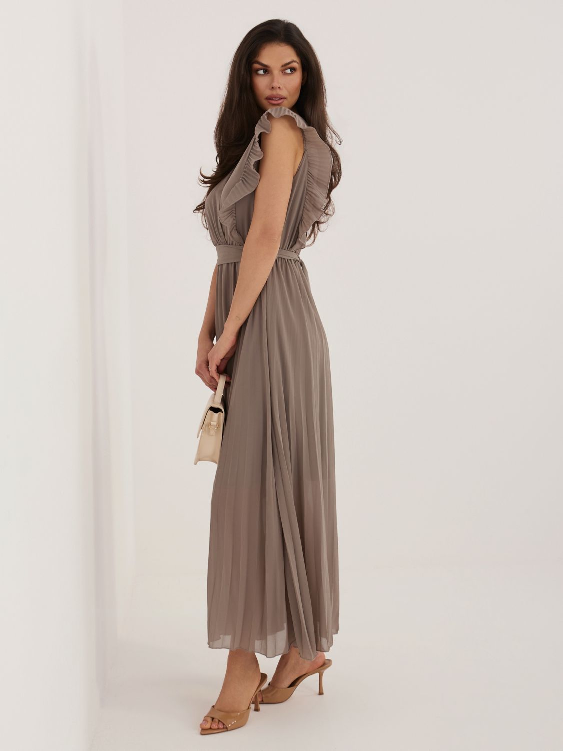 Rochie midi bej evazată cu curea