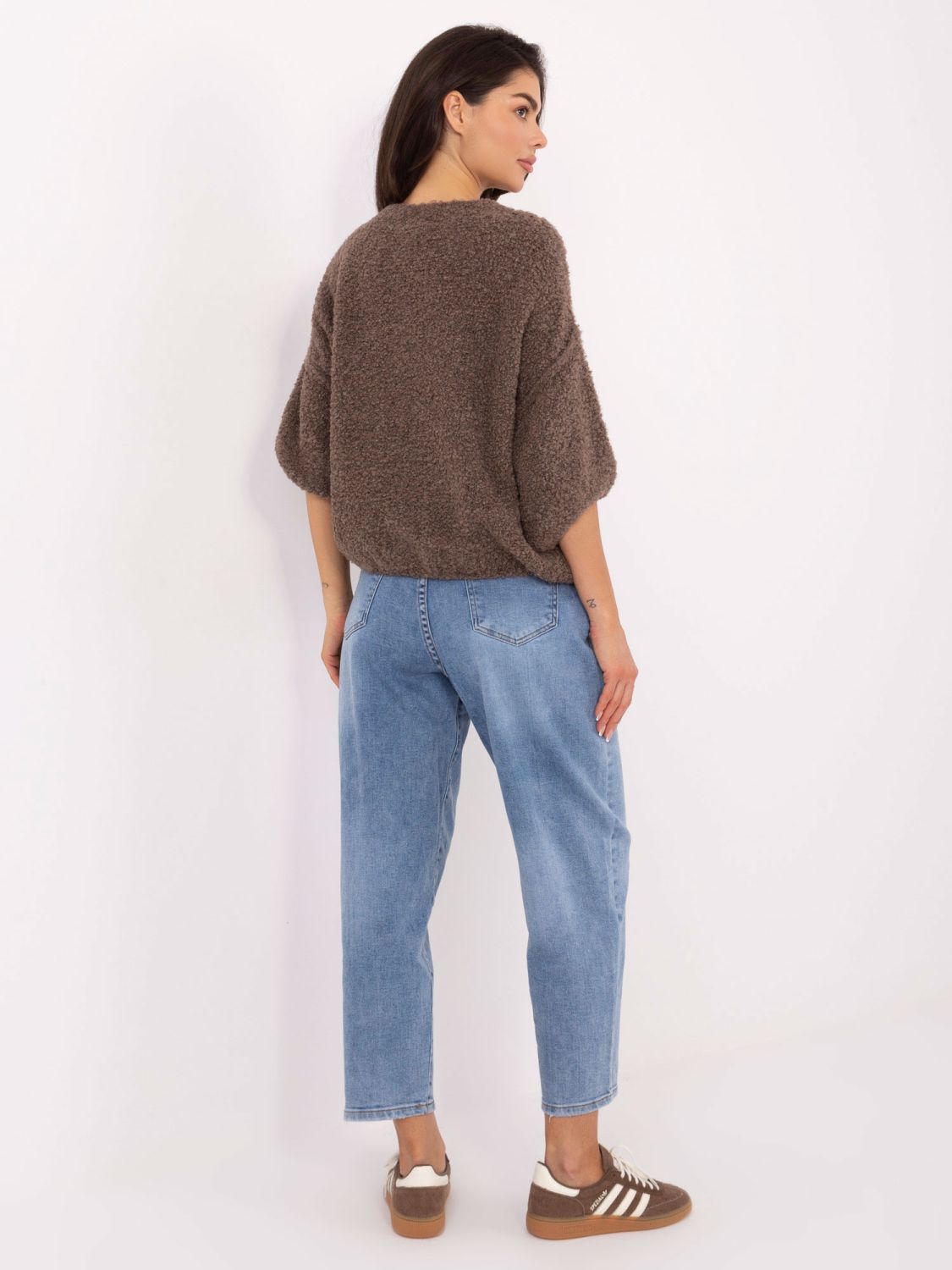 Pulover elegant bej cu mâneci 3/4 și nasturi