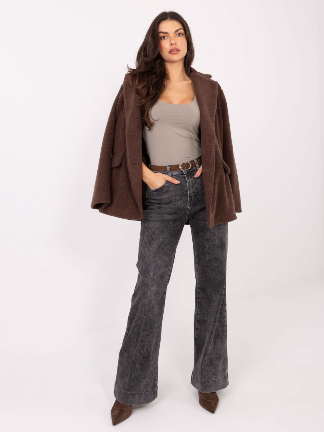 Top bej fără mâneci, cu decolteu rotund