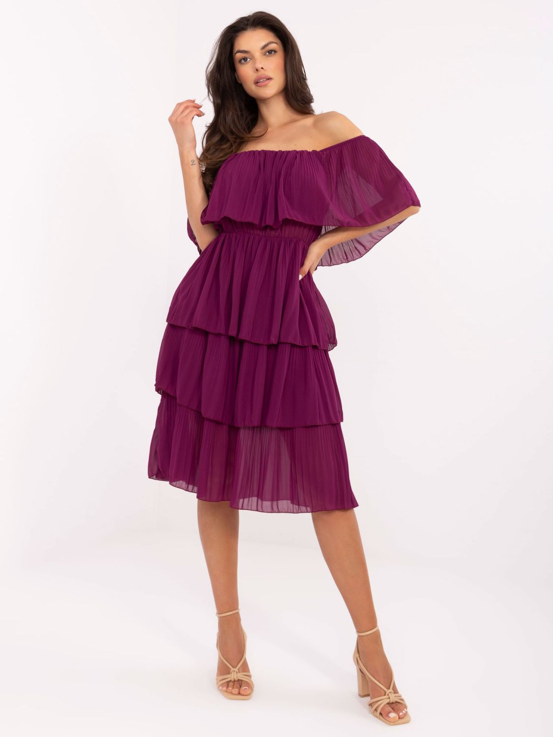 Rochie violetă evazată cu volan