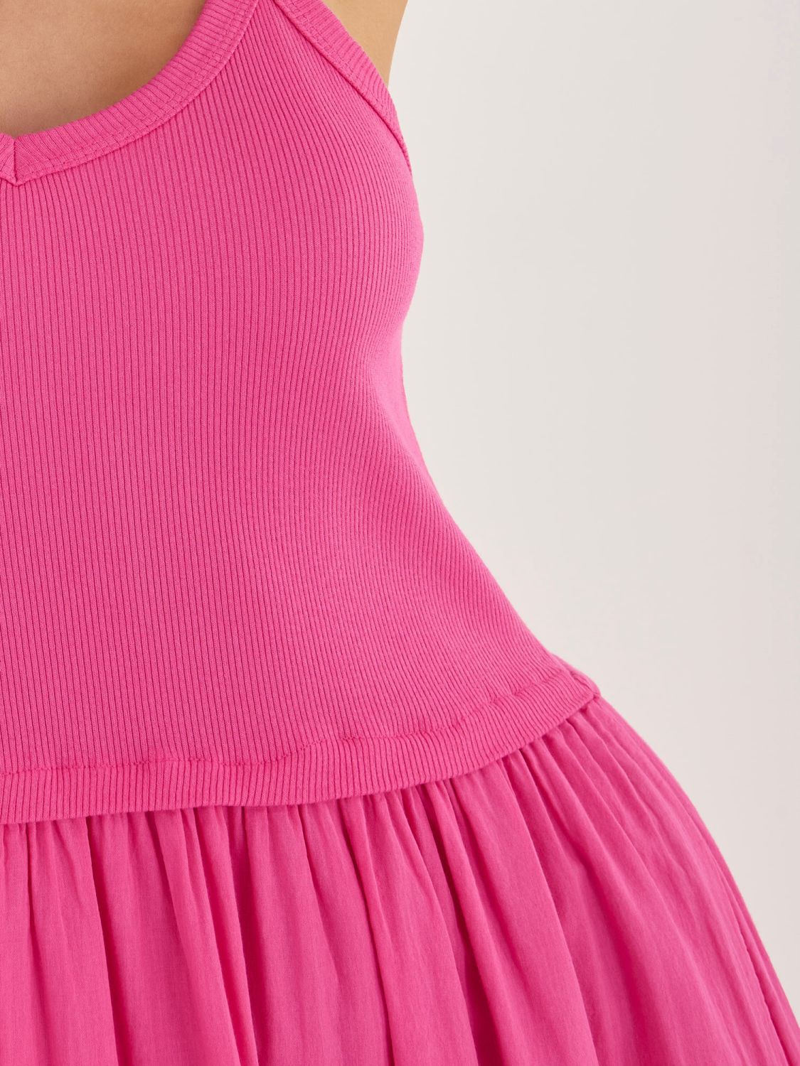 Rochie maxi evazată cu bretele, roz