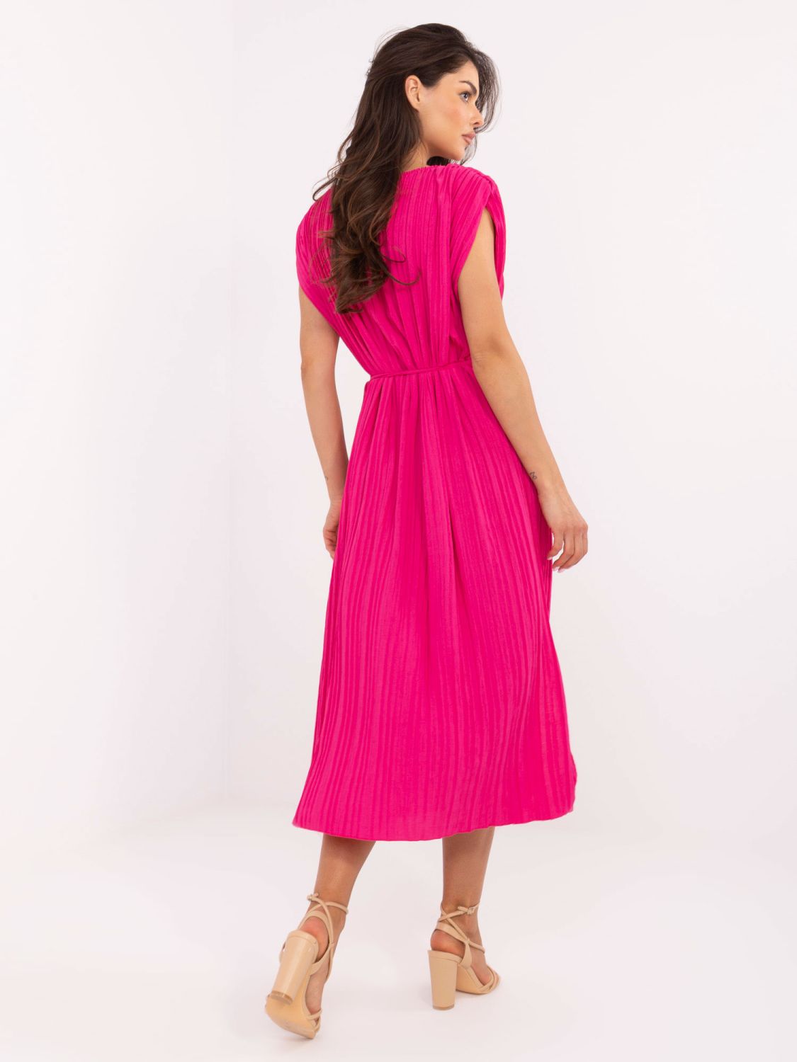 Rochie midi elegantă în roz