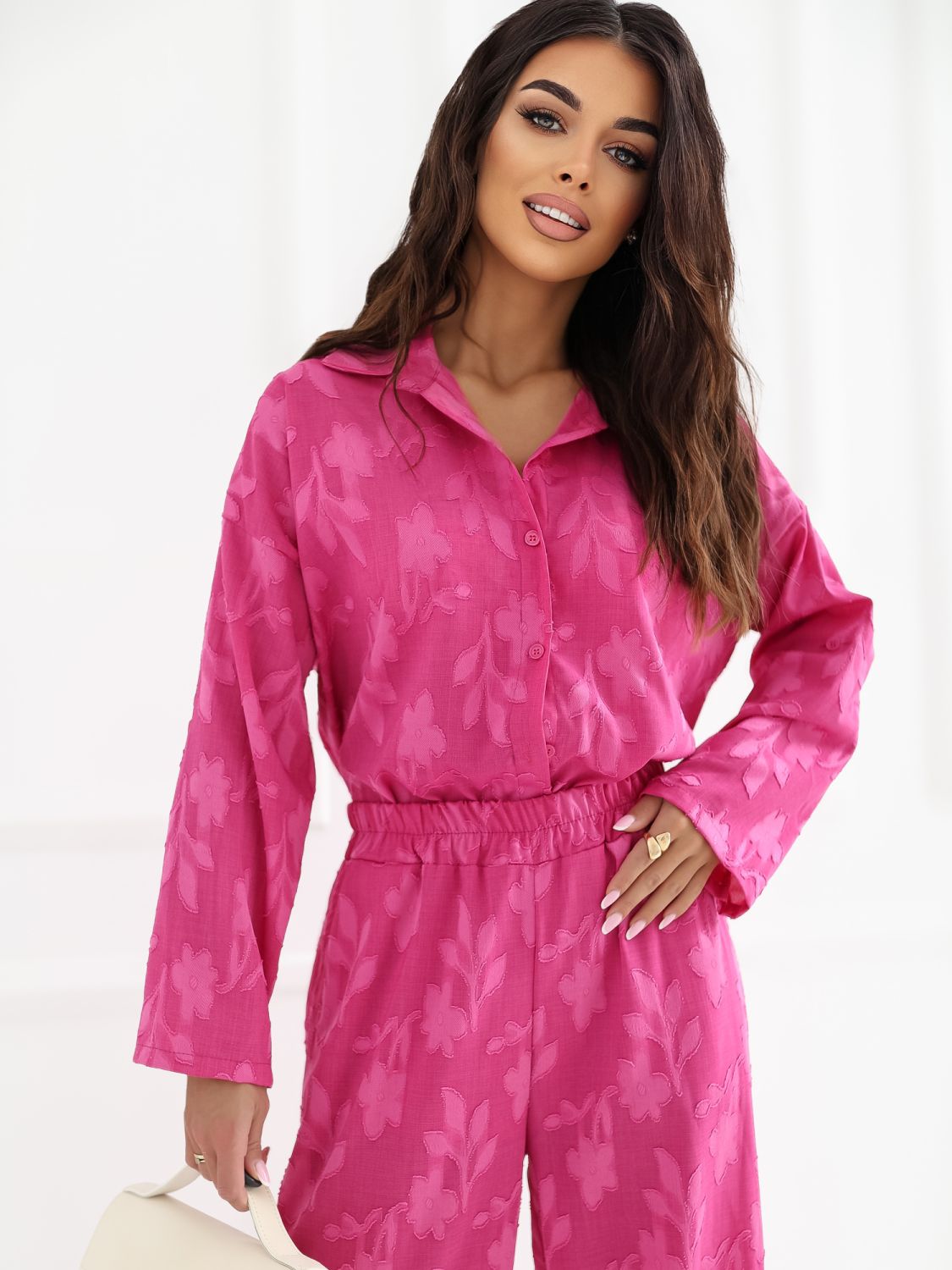 Set roz cu cămașă și pantaloni