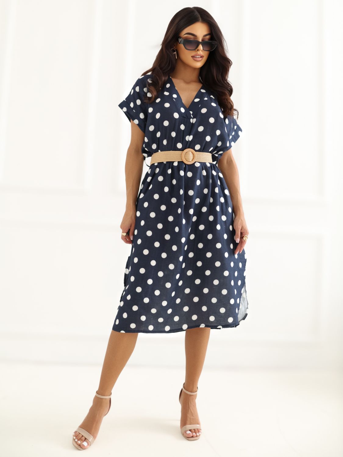 Rochie midi bleumarin cu buline și curea