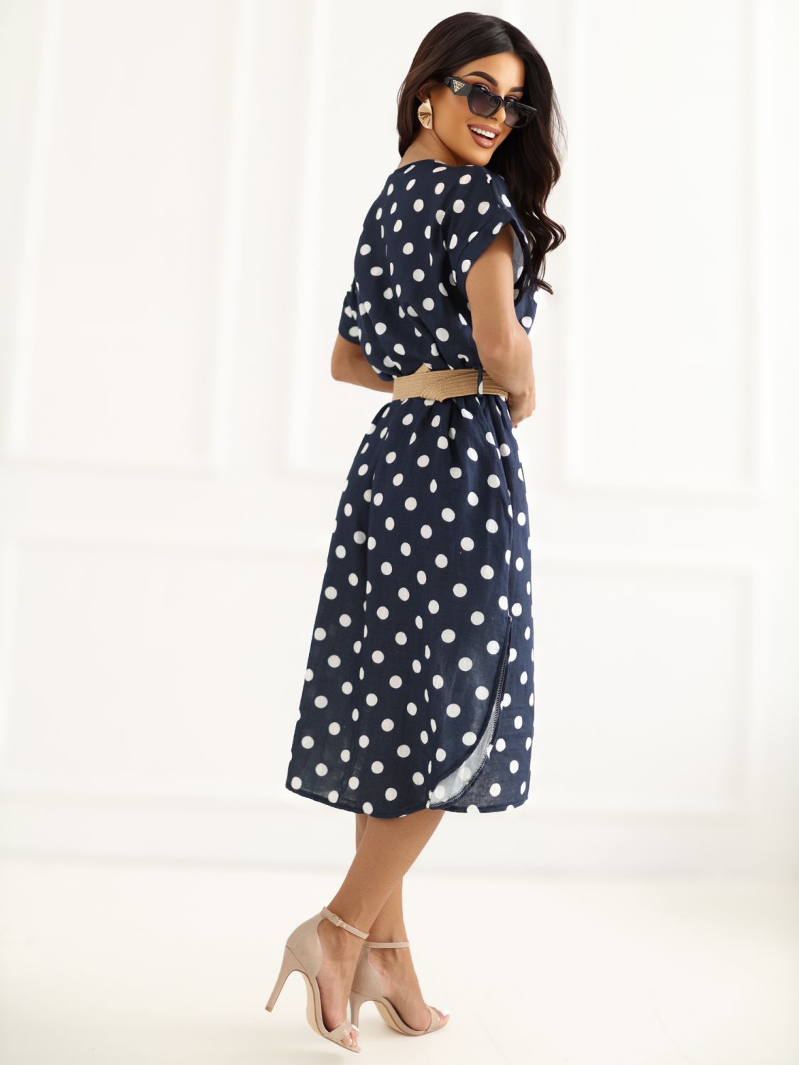 Rochie midi bleumarin cu buline și curea