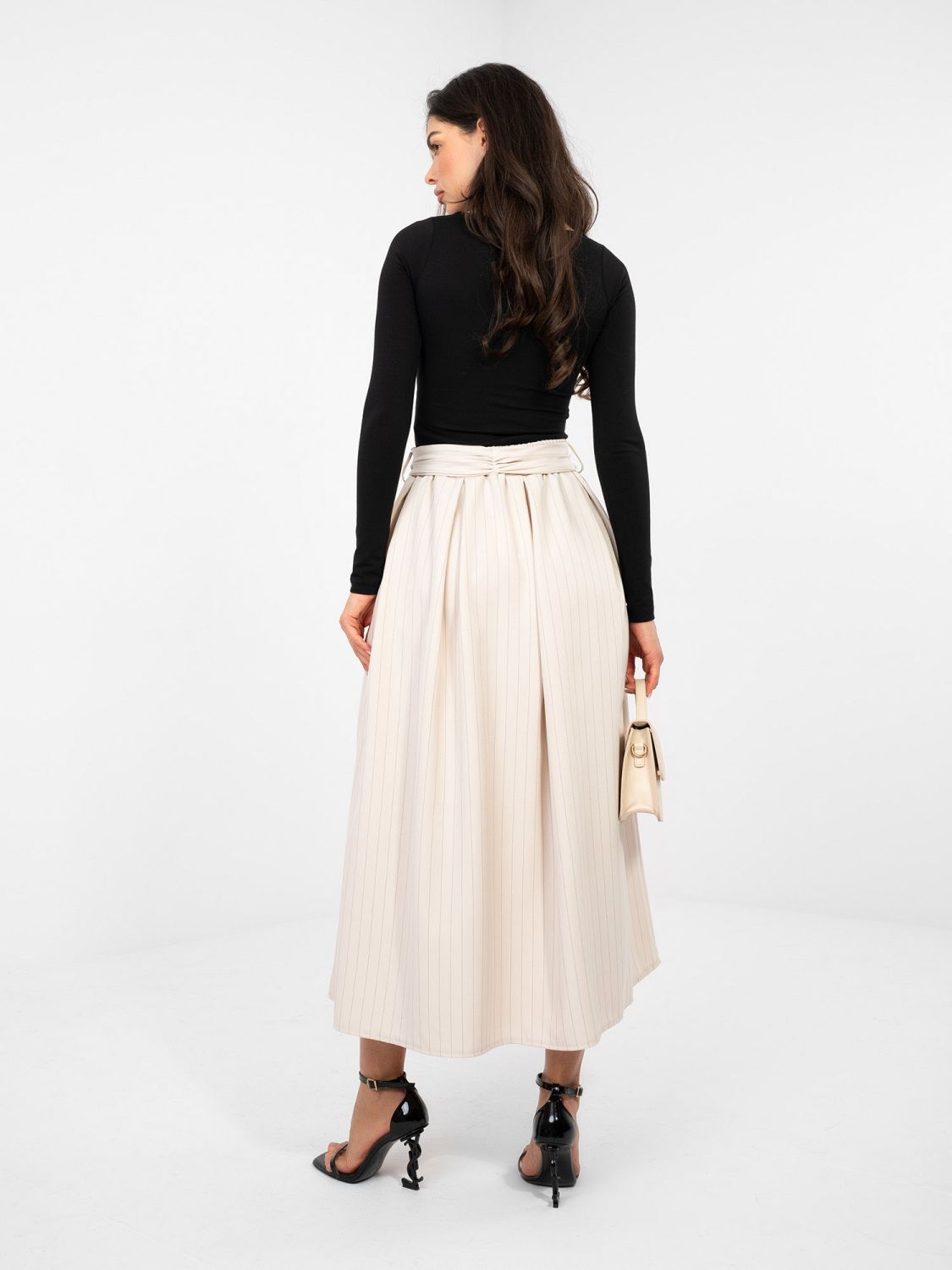 Fustă midi elegantă bej cu dungi și curea