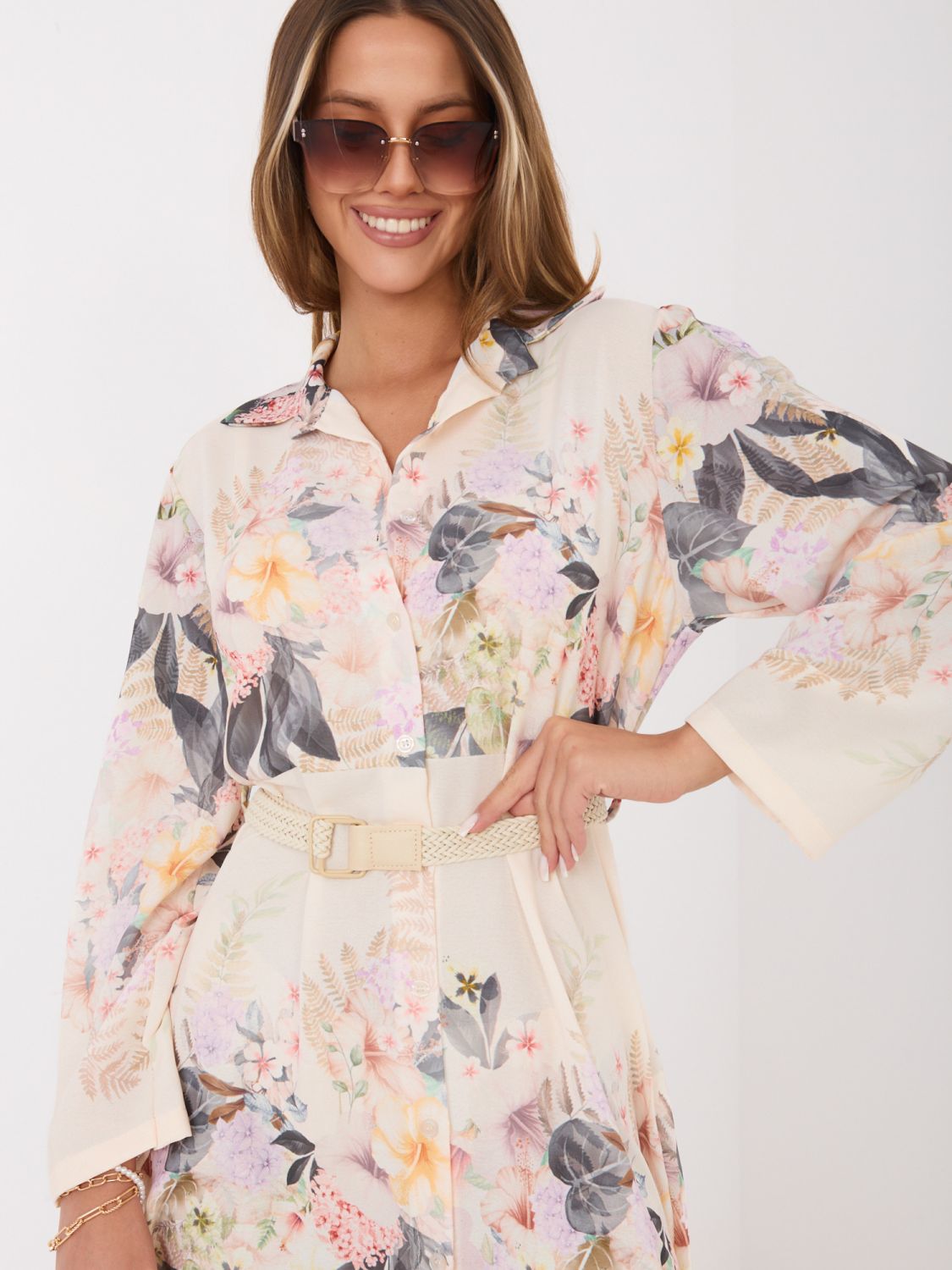 Rochie bej evazată cu imprimeu floral