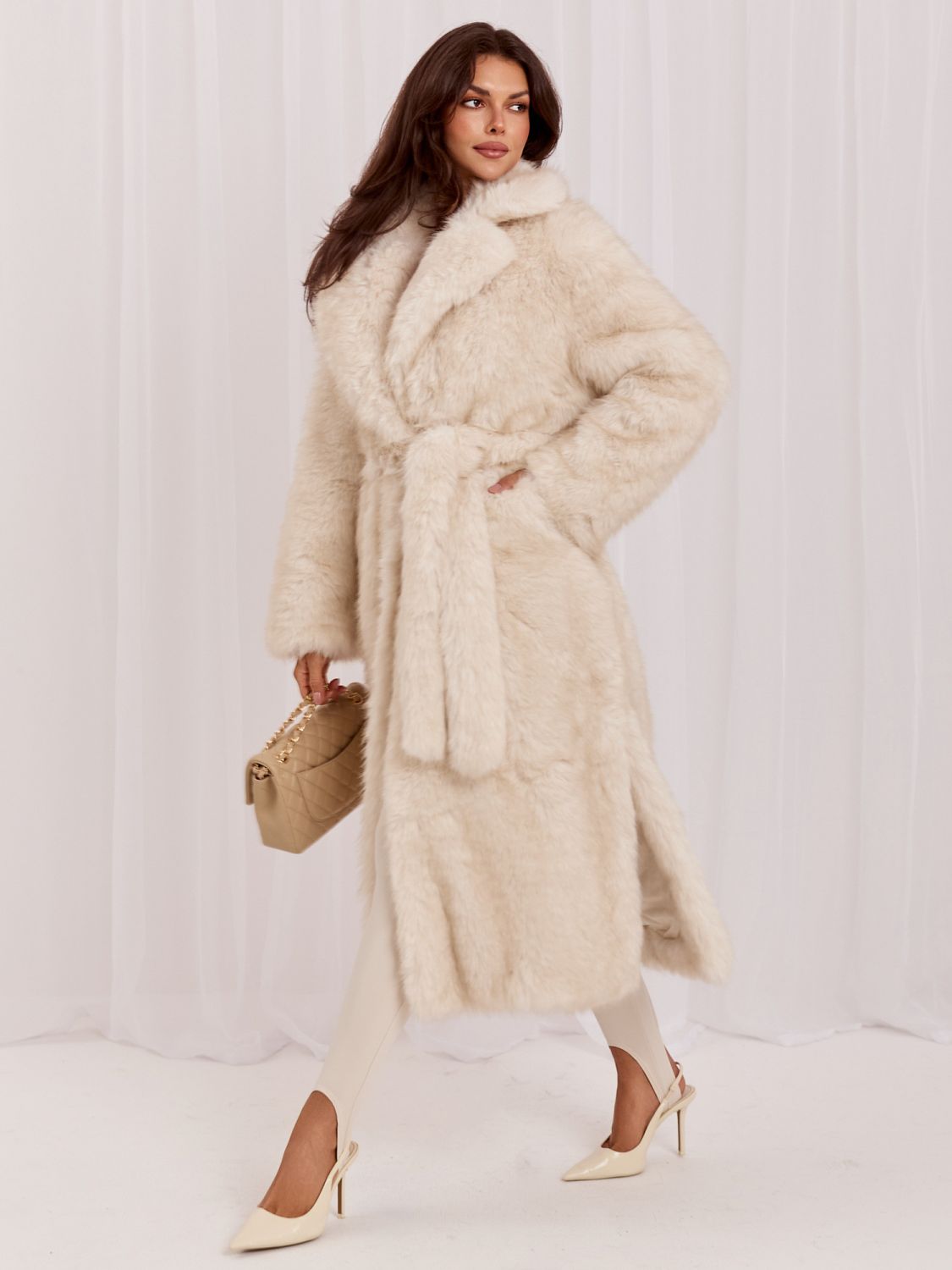 Palton elegant lung bej cu curea și căptușeală