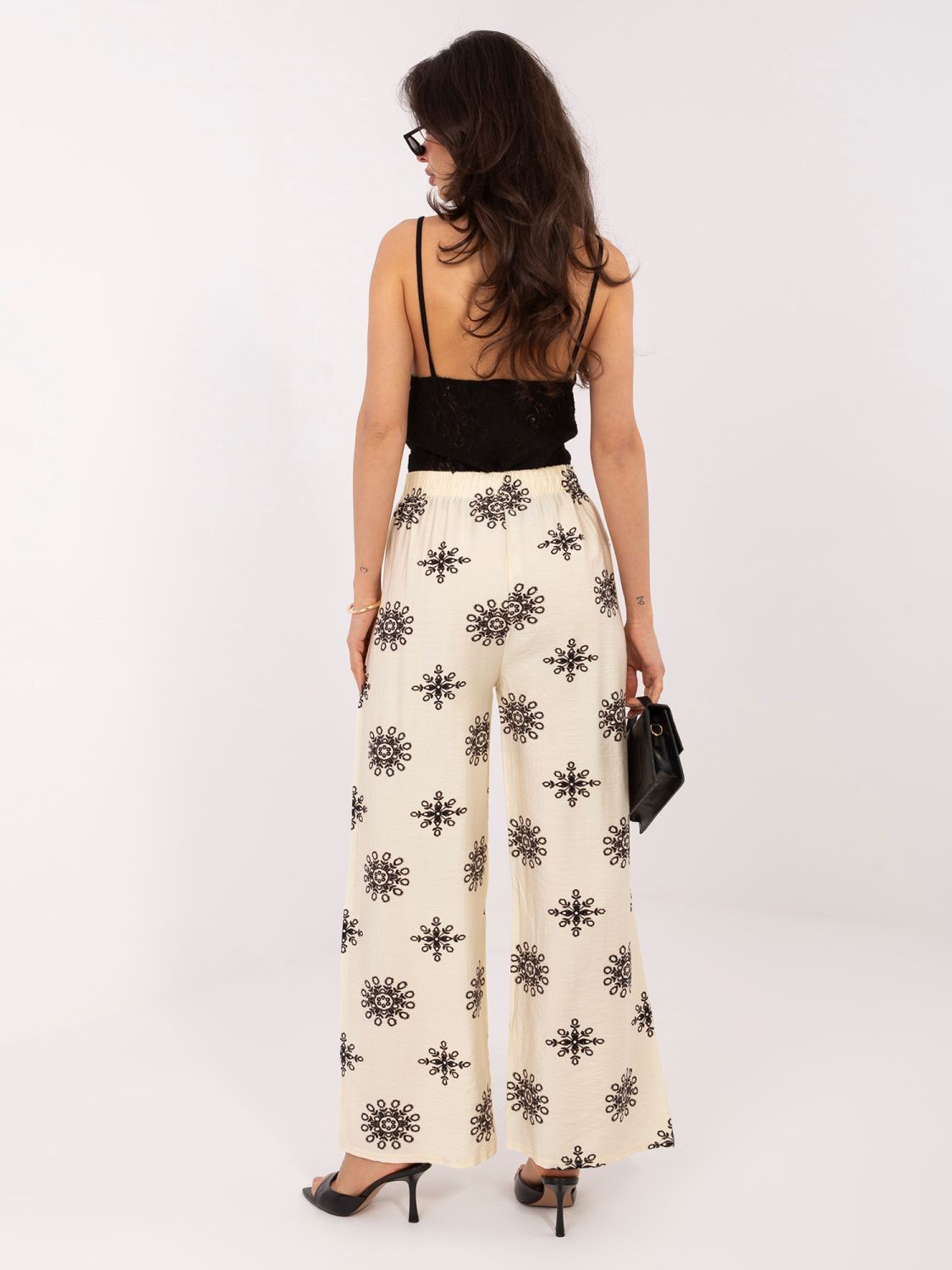 Pantaloni palazzo bej cu curea