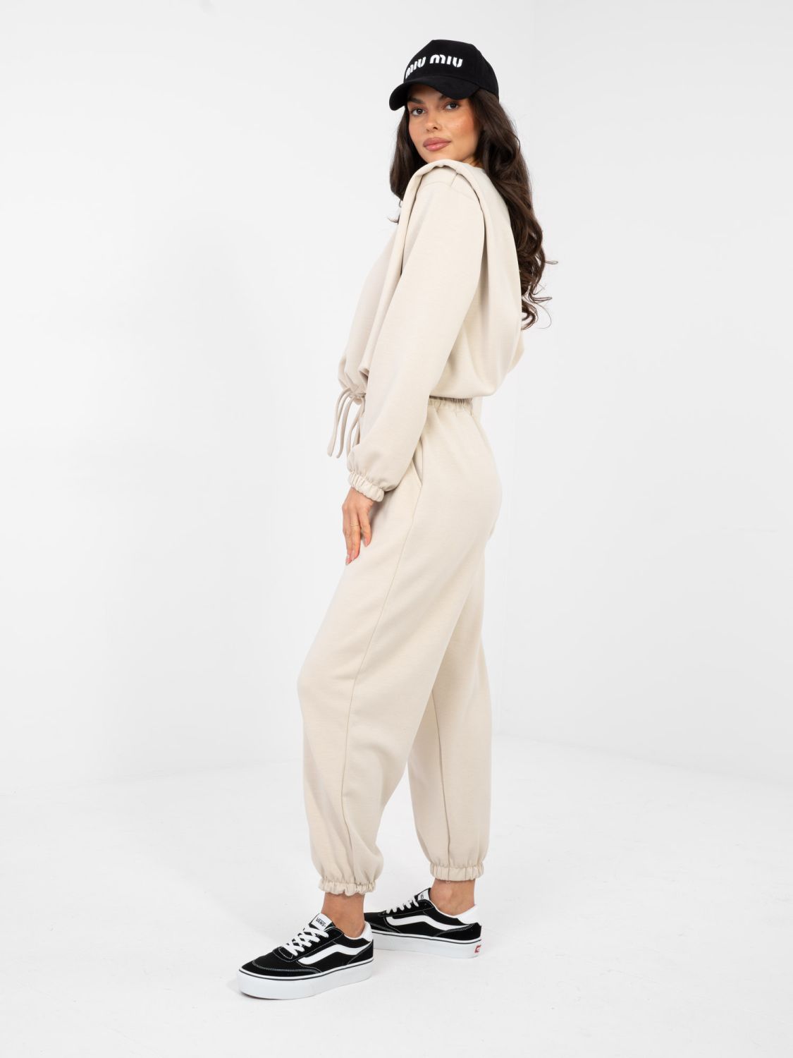 Set bej cu mâneci lungi și cordon