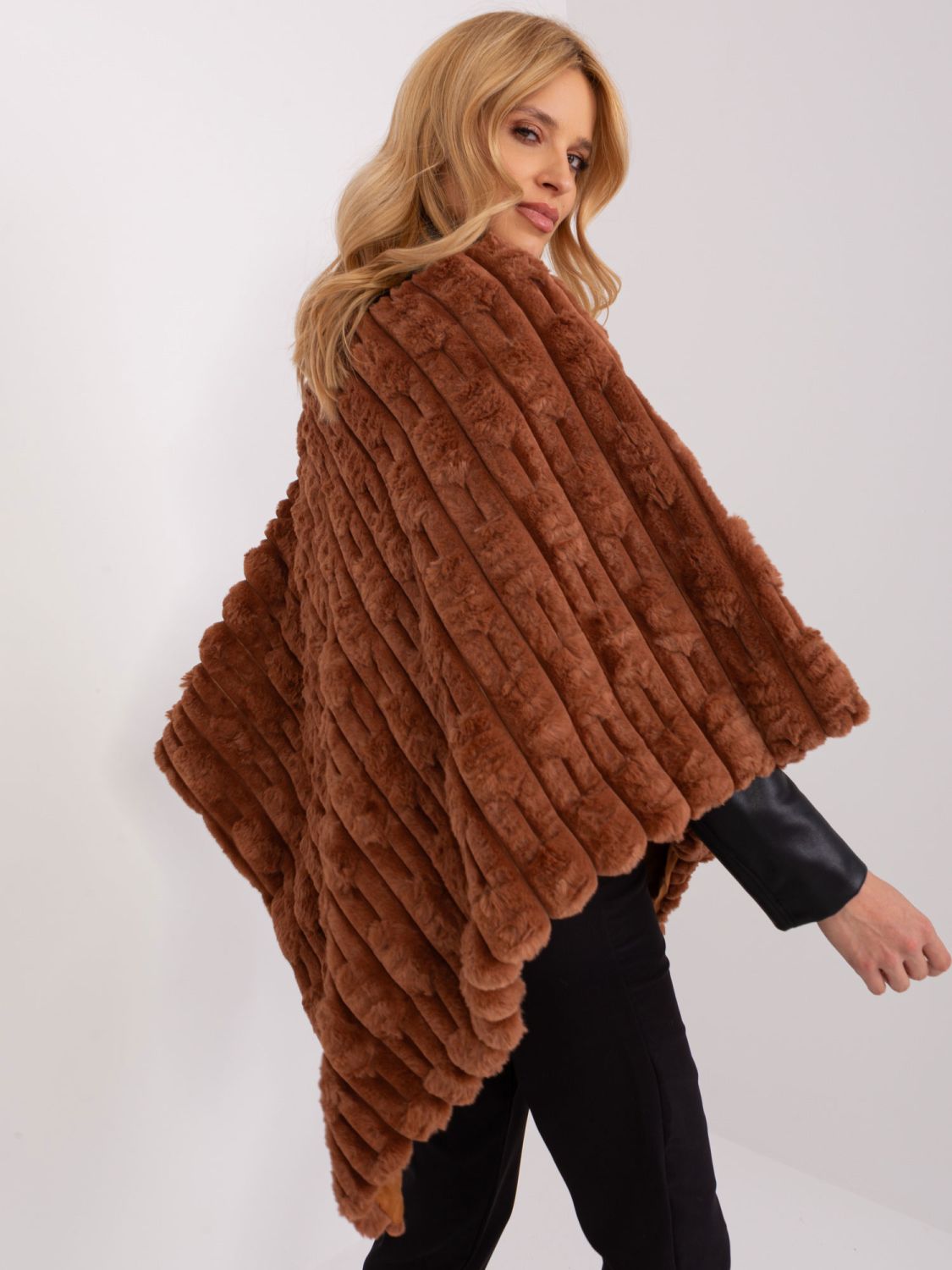 Poncho bej elegant cu căptușeală
