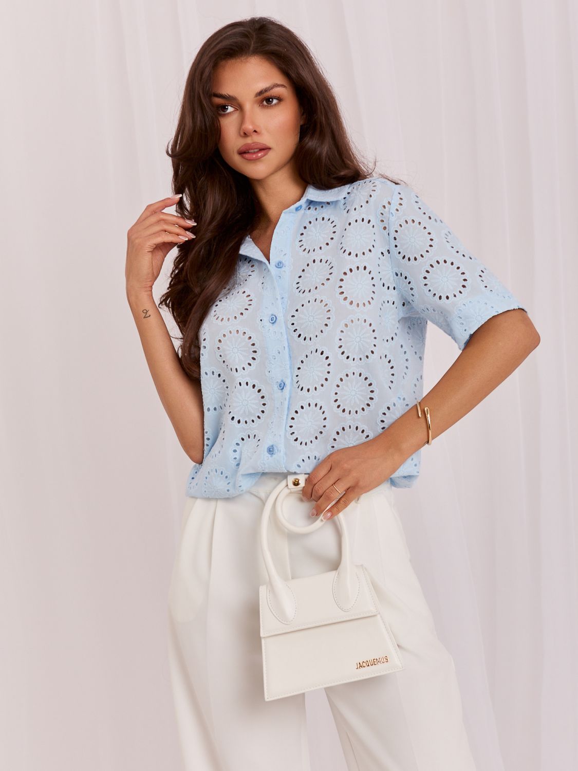 Cămașă bleu din bumbac cu model ajurat