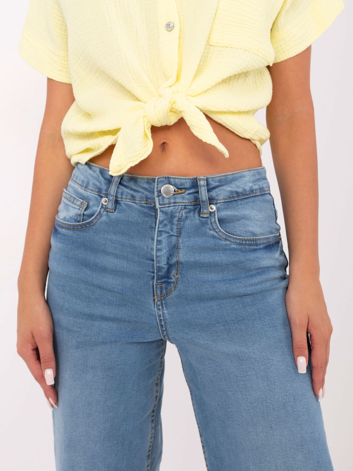 Blugi damă cu croială largă și talie înaltă, albastru deschis