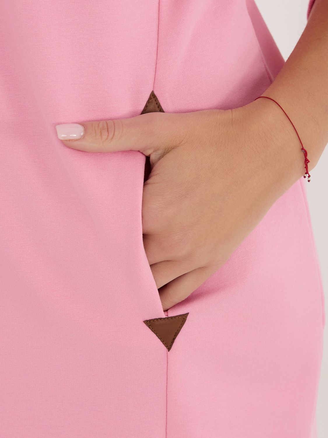 Rochie mini roz deschis cu mâneci 3/4