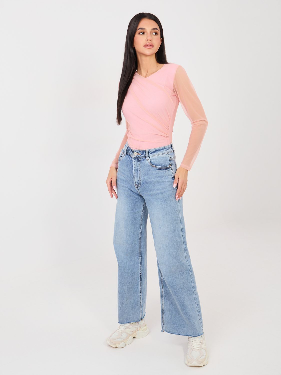 Body elegant roz cu mâneci lungi și decolteu rotund