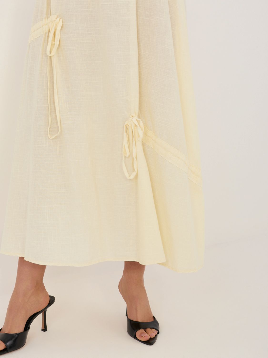 Fustă midi galbenă cu legare în talie