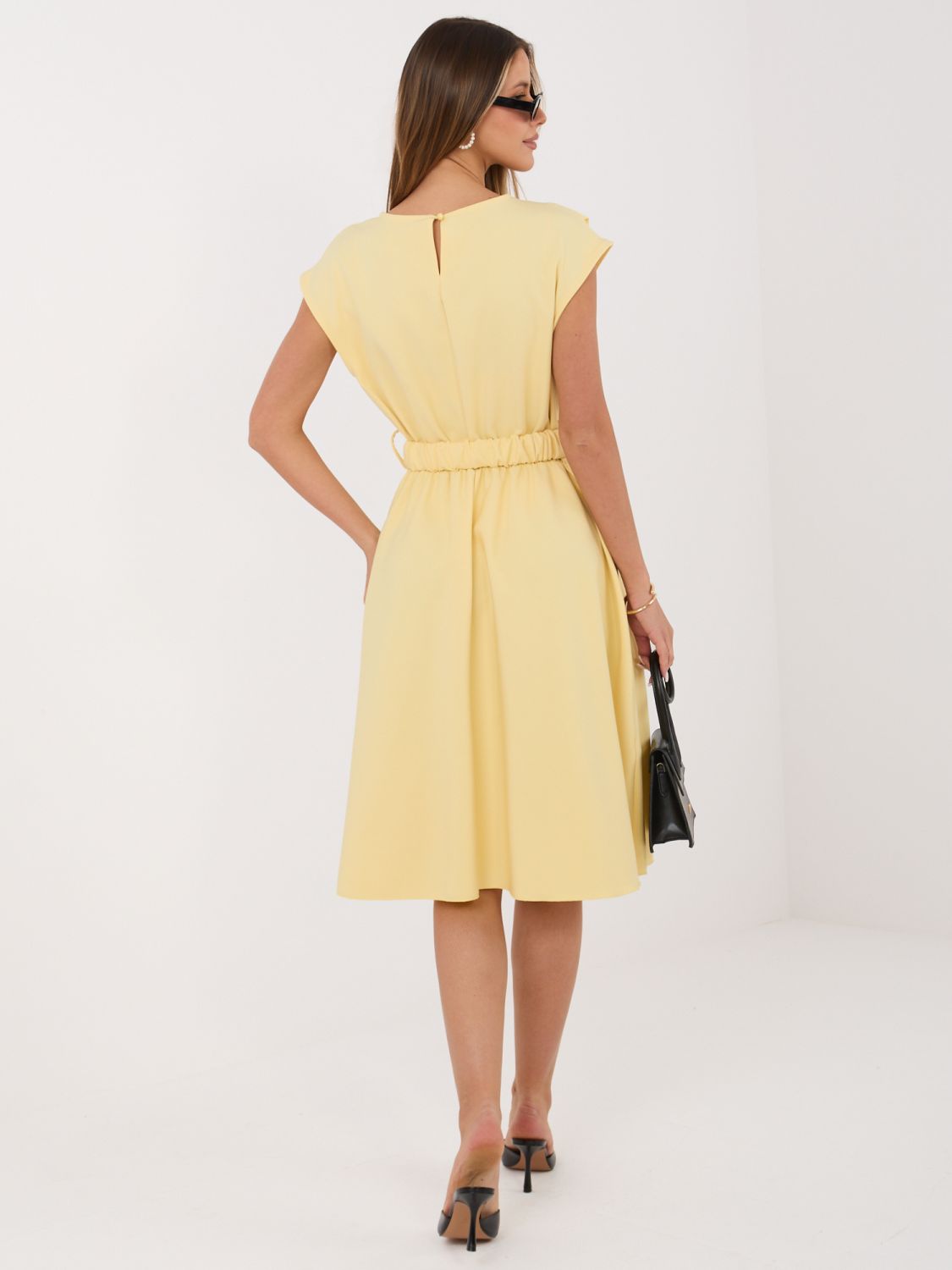 Rochie midi galbenă evazată cu curea