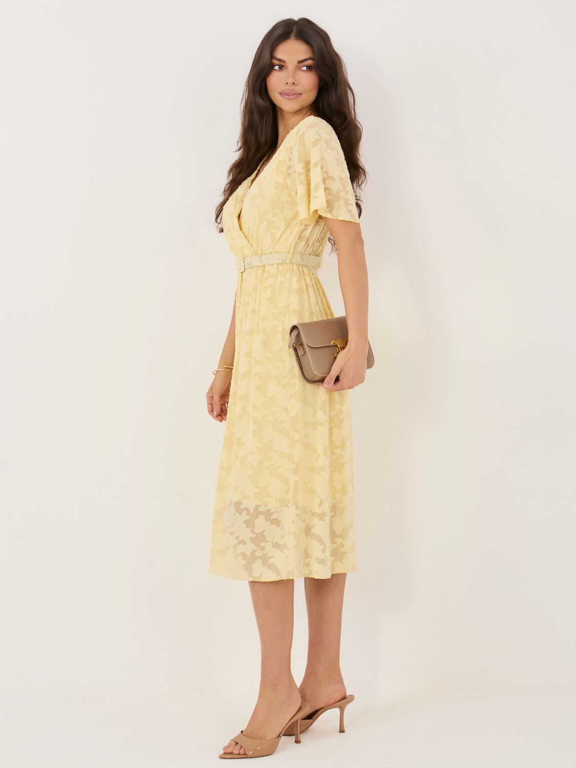 Rochie midi galbenă evazată cu curea