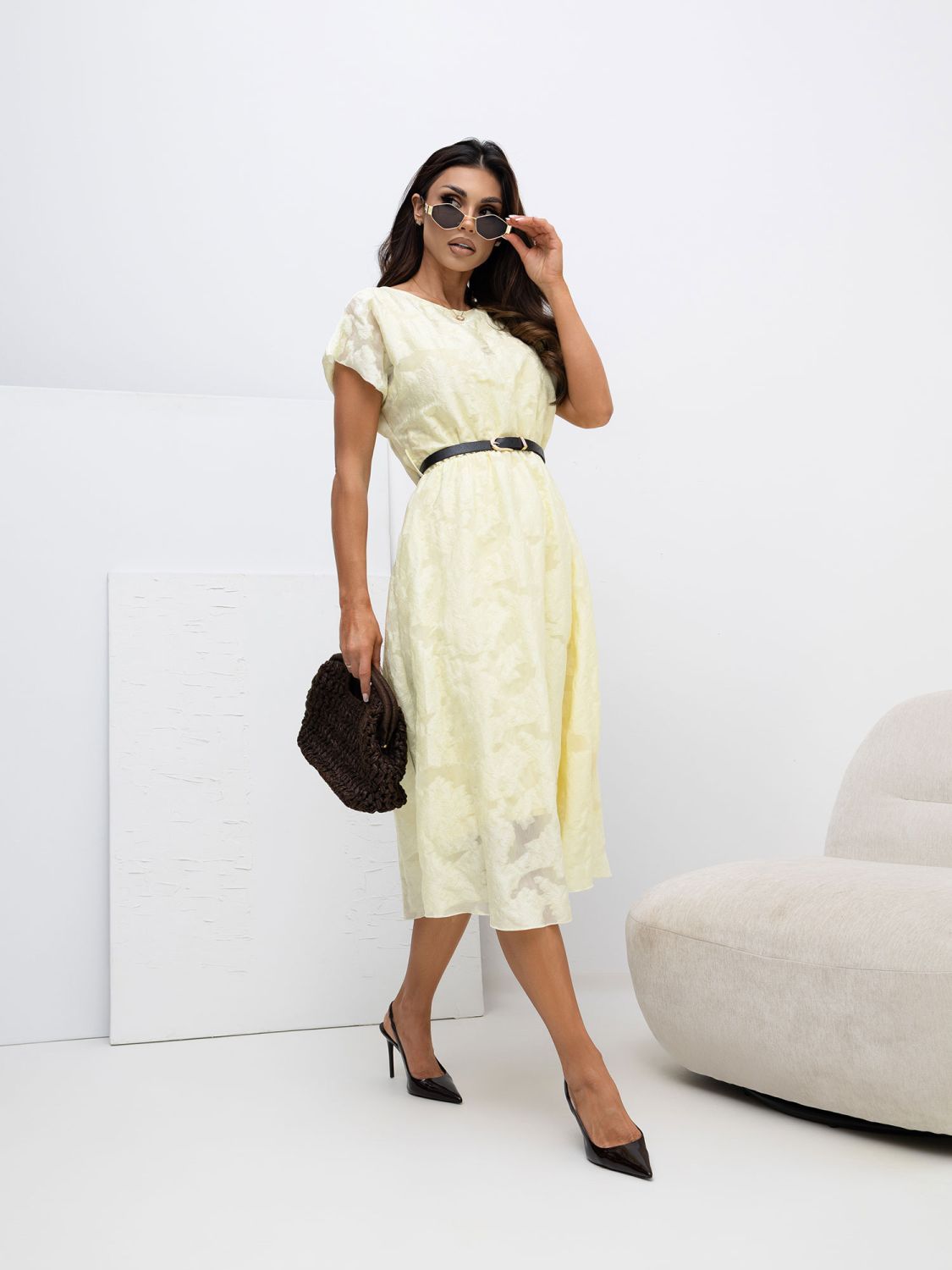 Rochie midi evazată galben deschis cu curea