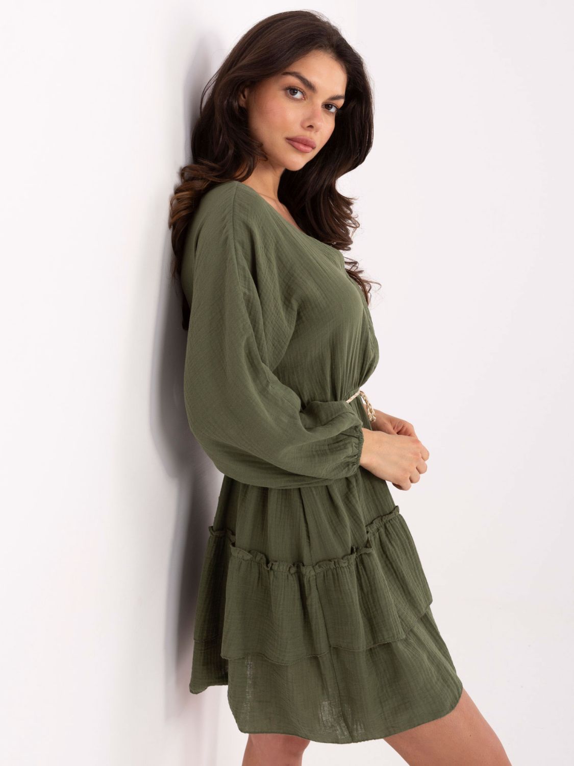 Rochie khaki cu fustă evazată și mâneci lungi