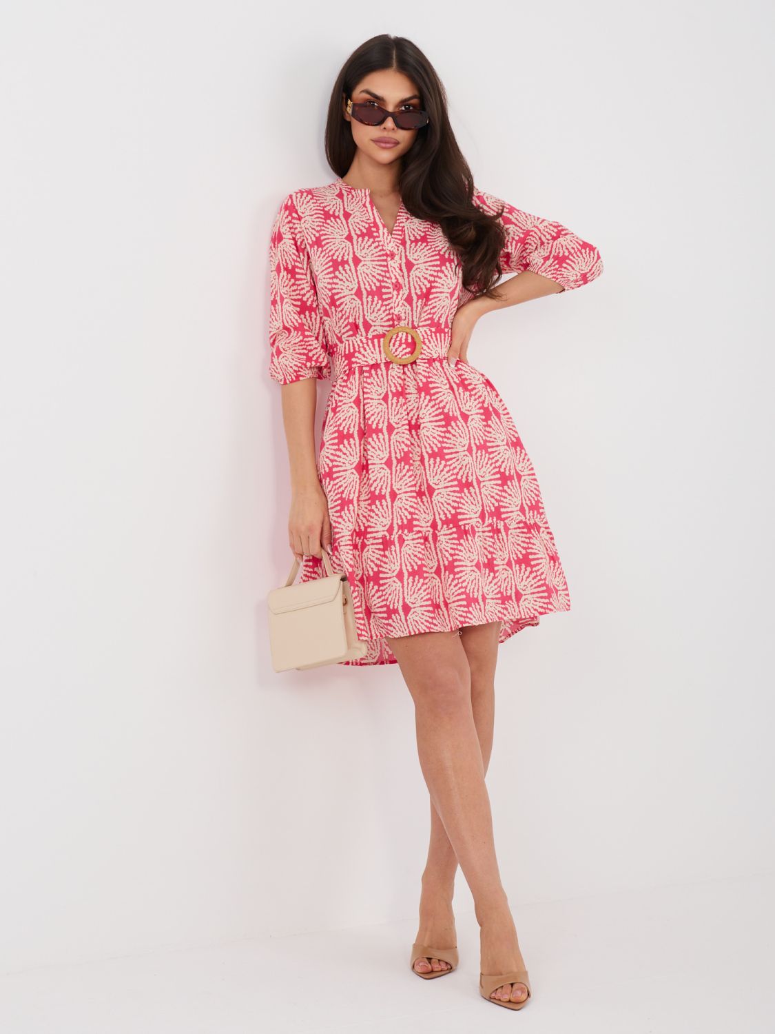 Rochie corai cu curea și volane