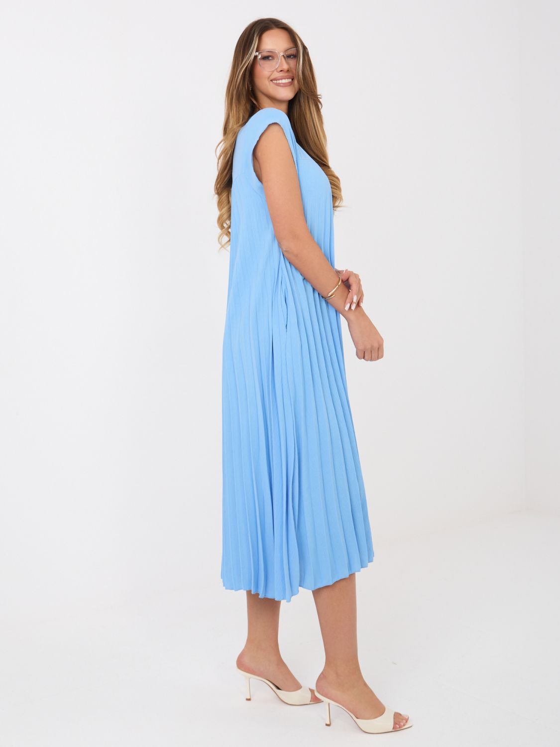 Rochie midi de cocktail albastră fără mâneci