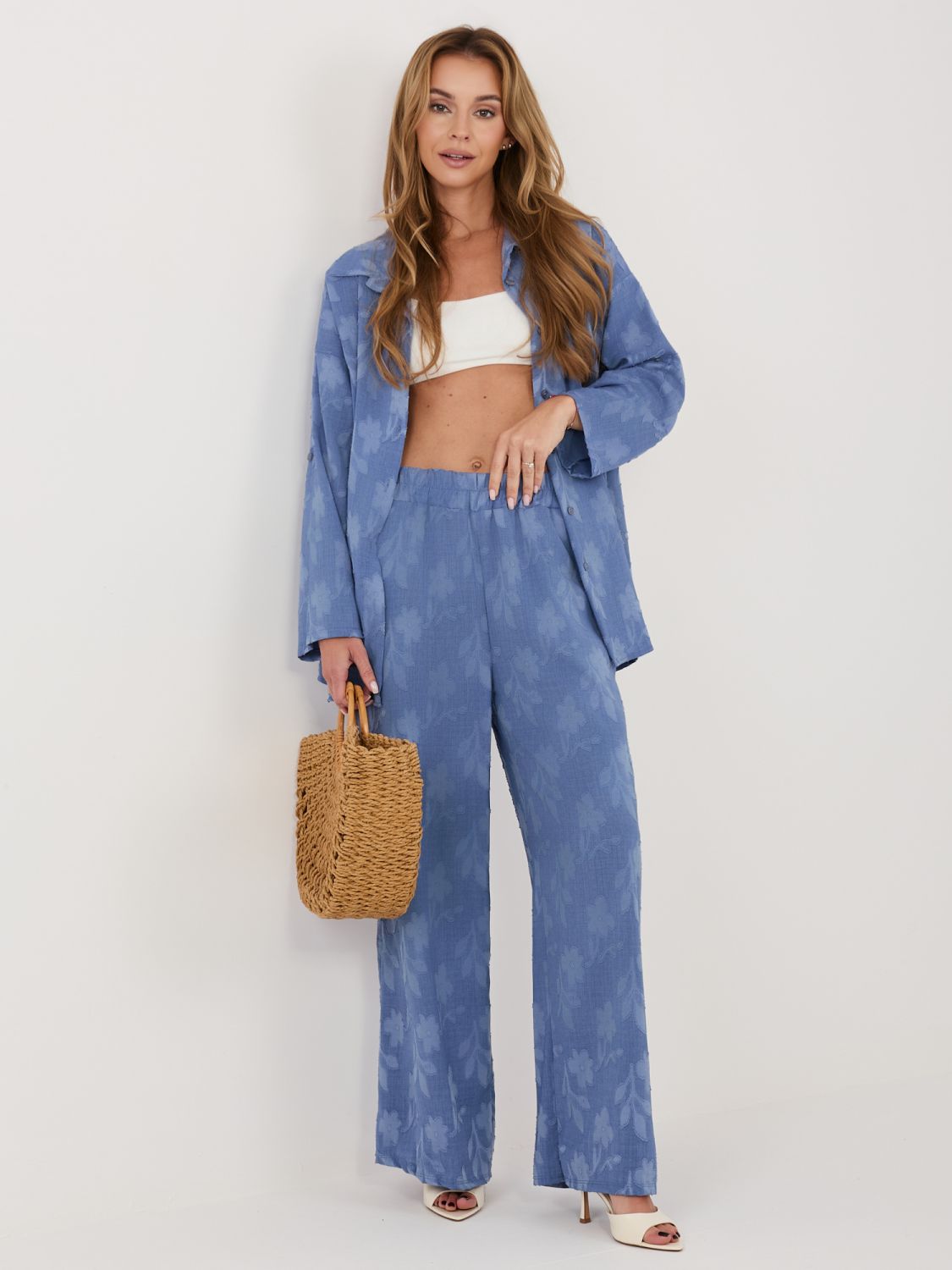 Set albastru cu cămașă și pantaloni