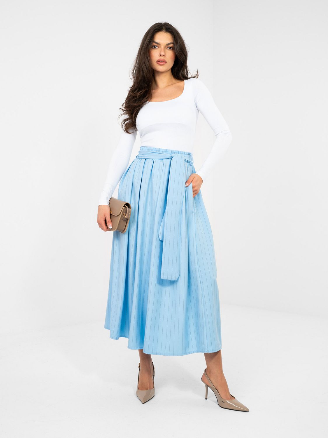 Fustă midi elegantă albastră cu dungi și curea