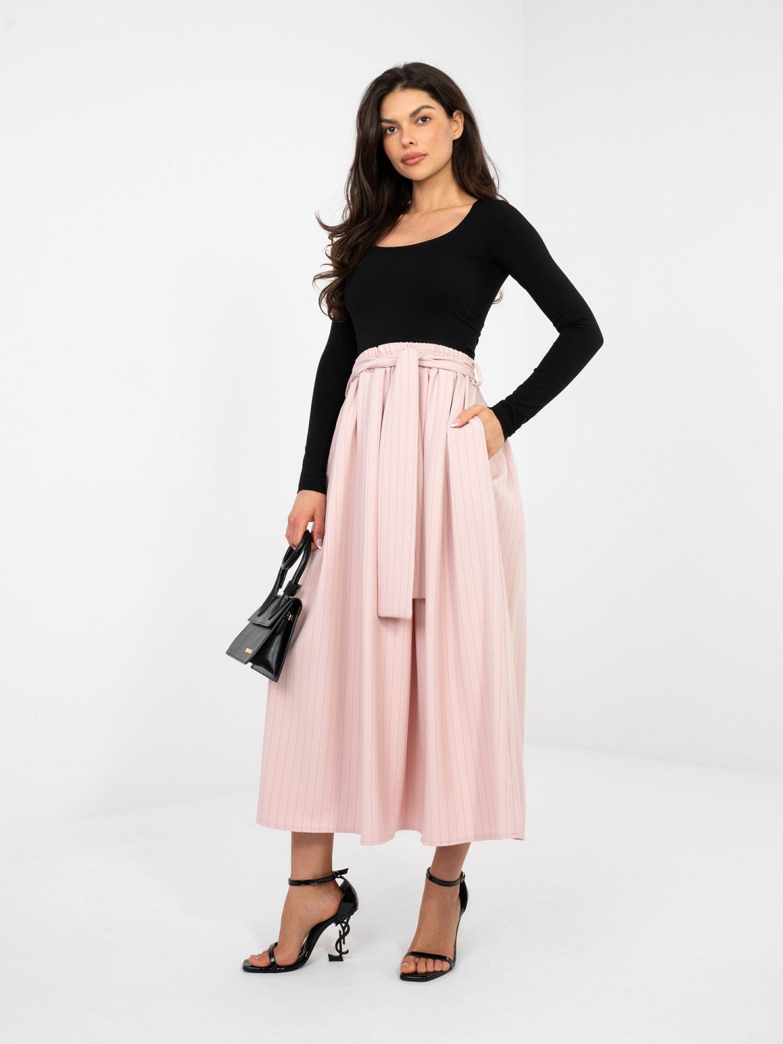 Fustă midi roz elegantă cu dungi și curea