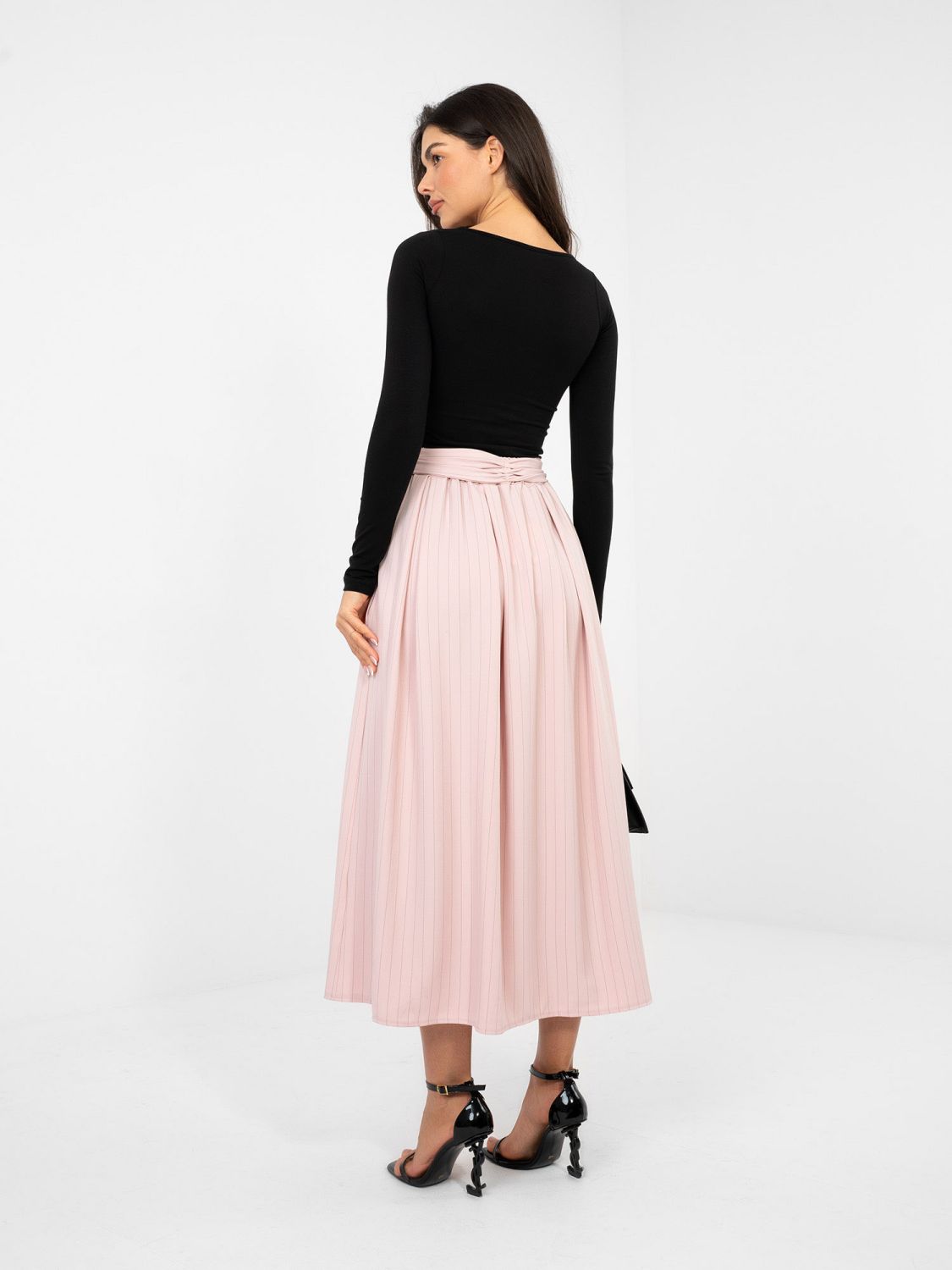 Fustă midi roz elegantă cu dungi și curea