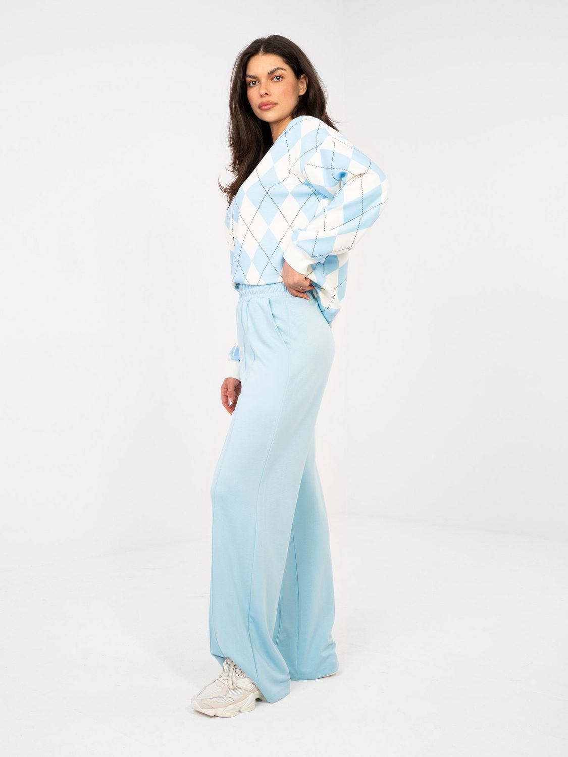 Pantaloni de trening cu croială largă, albastru deschis