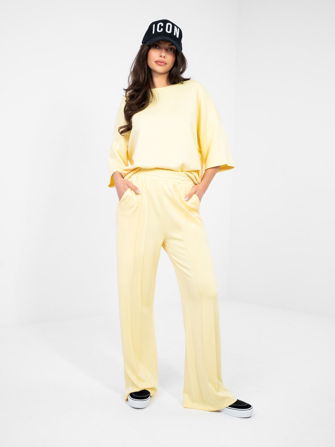 Pantaloni de trening largi galbeni