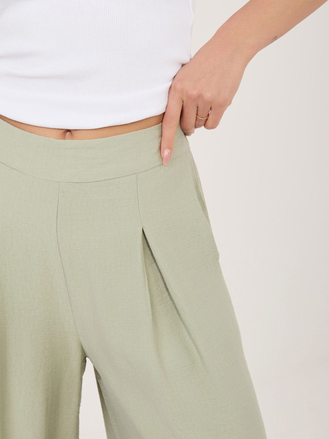 Pantaloni palazzo din vâscoză, culoare fistic