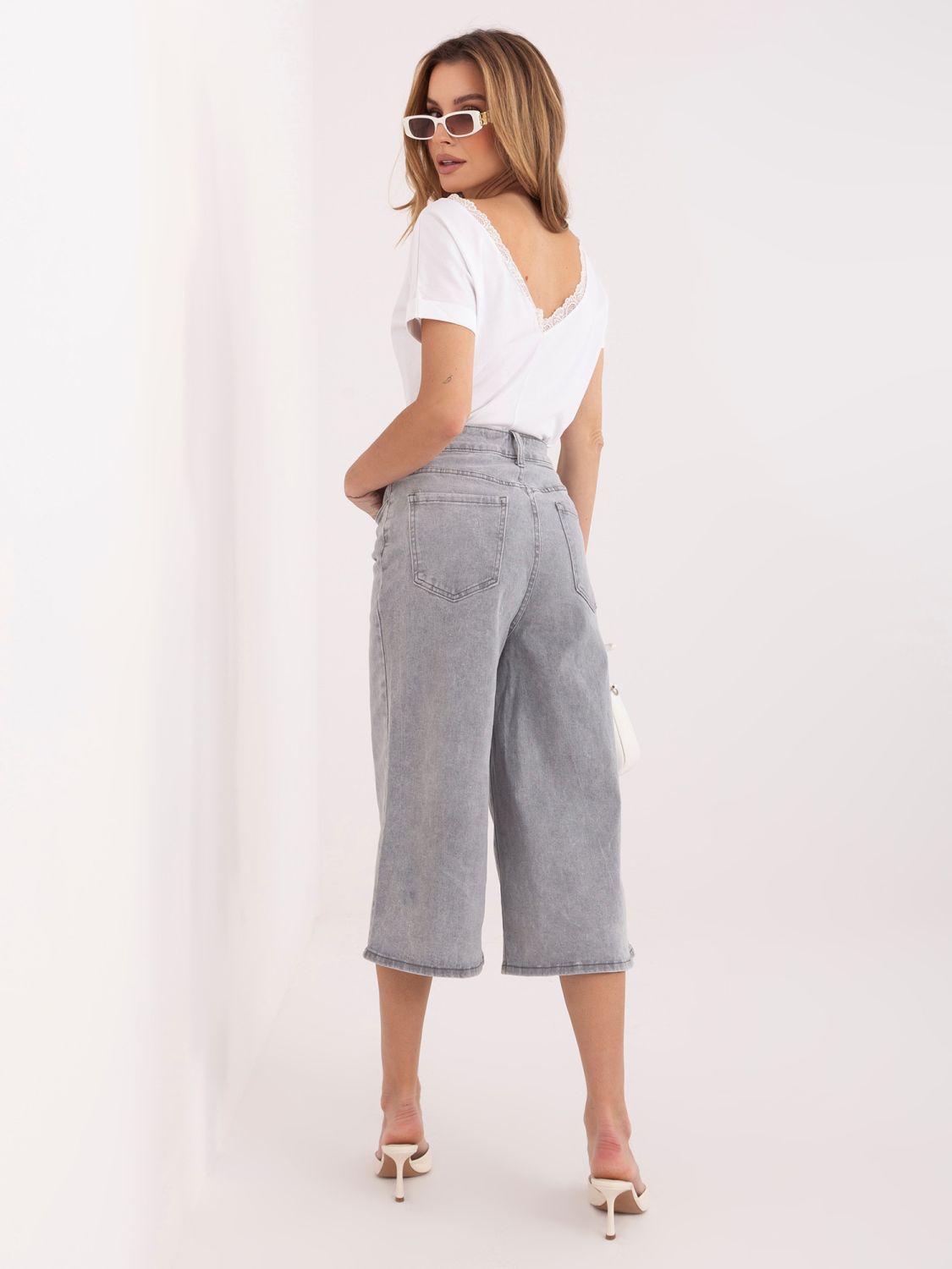 Blugi culotte gri cu talie înaltă