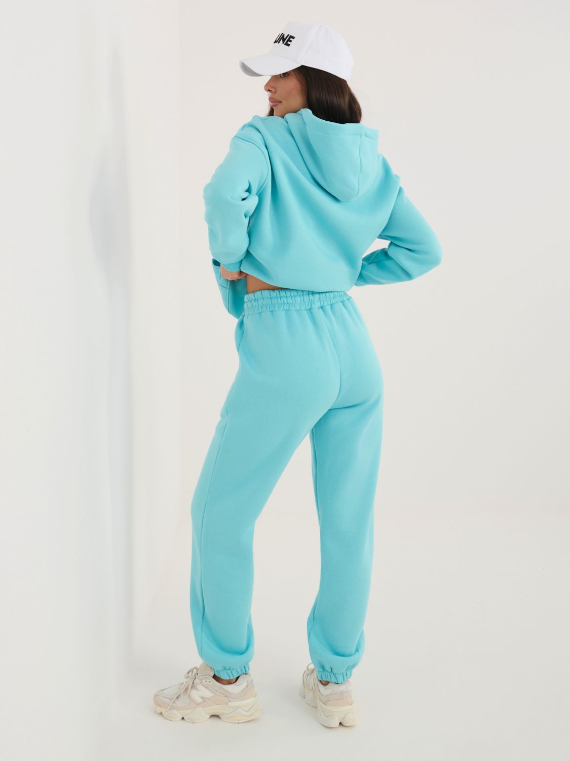 Set turcoaz cu hanorac și mâneci lungi