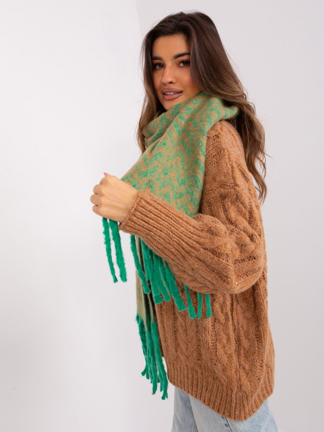Șal damă verde-camel cu model geometric