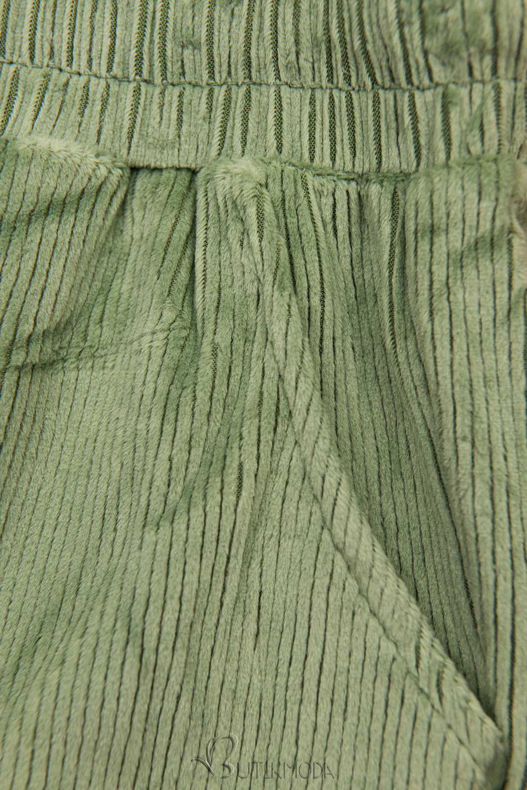 Pantaloni casual verzi din catifea reiată