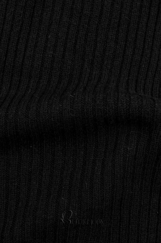 Rochie neagră din tricot cu guler înalt