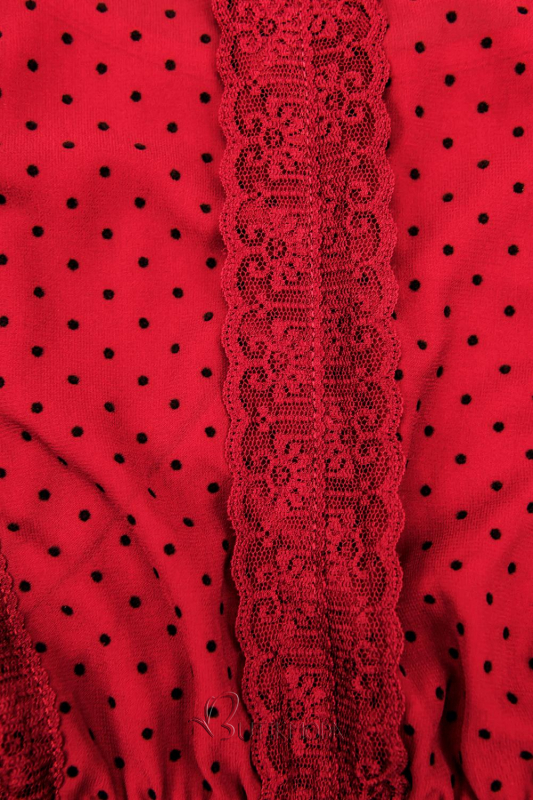 Rochie roșie elegantă cu buline